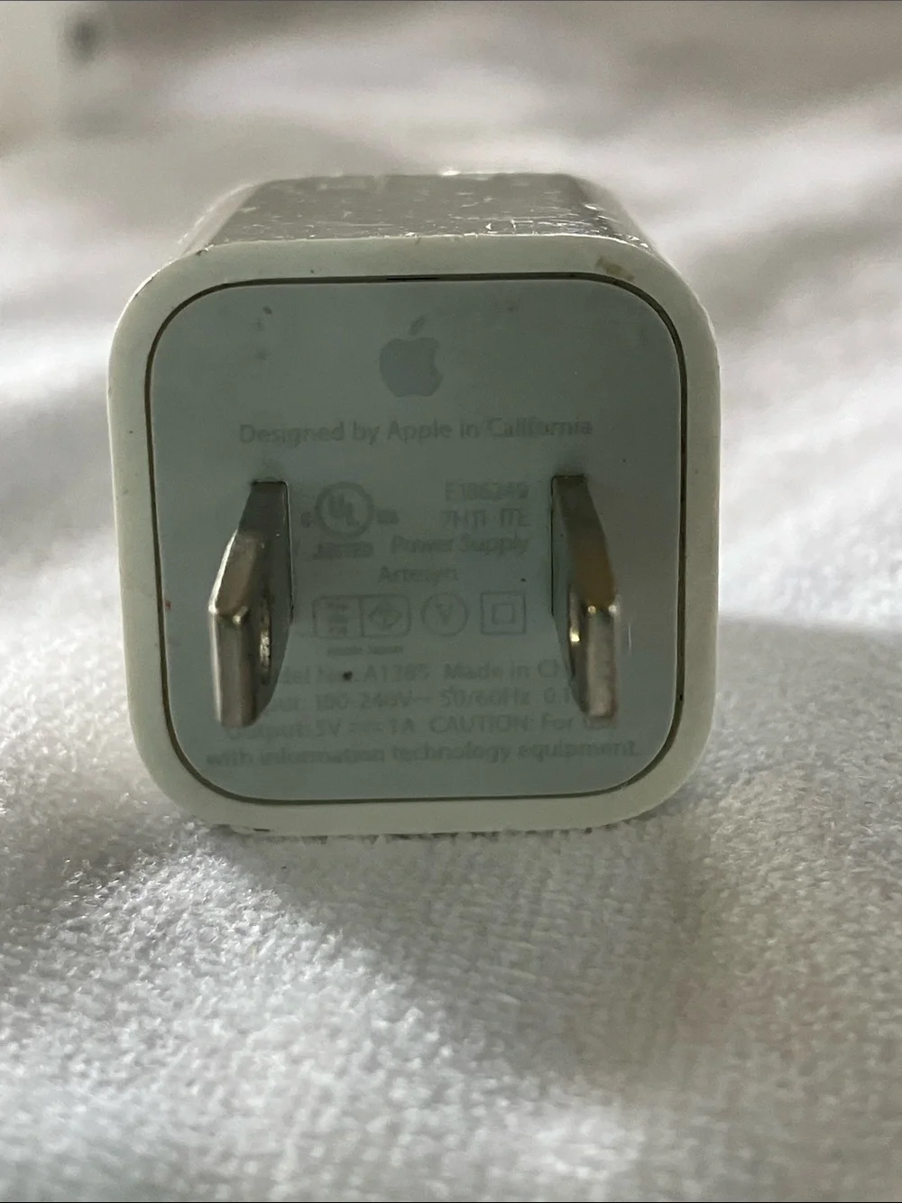 Apple White USB Charging Power Adapter Cubes
